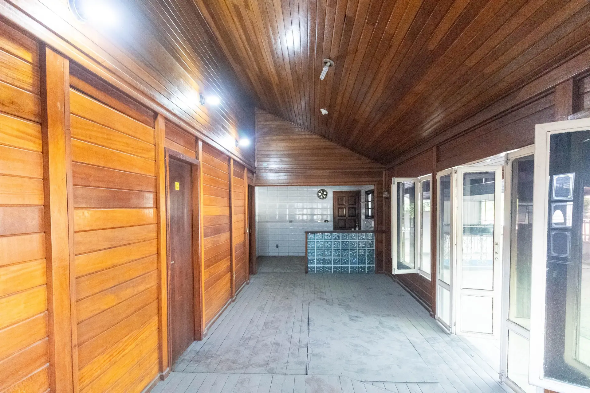 House with 2 bedrooms and a balcony — photo 14