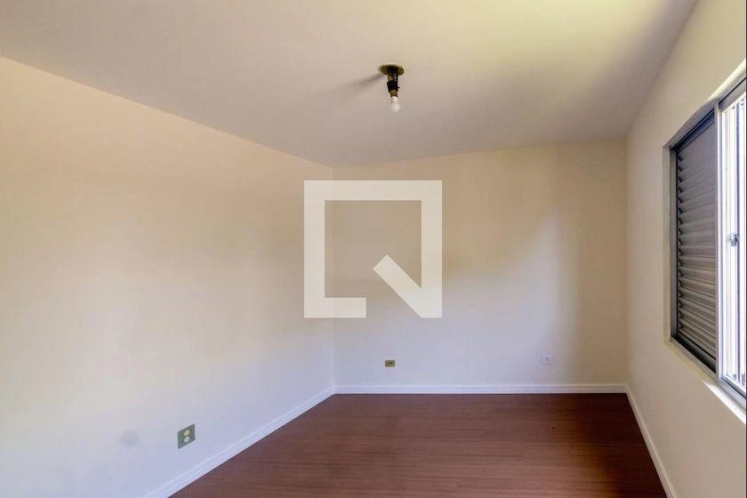 Walk-in closet in a 2-bedroom apartment, 75 m² — photo 14