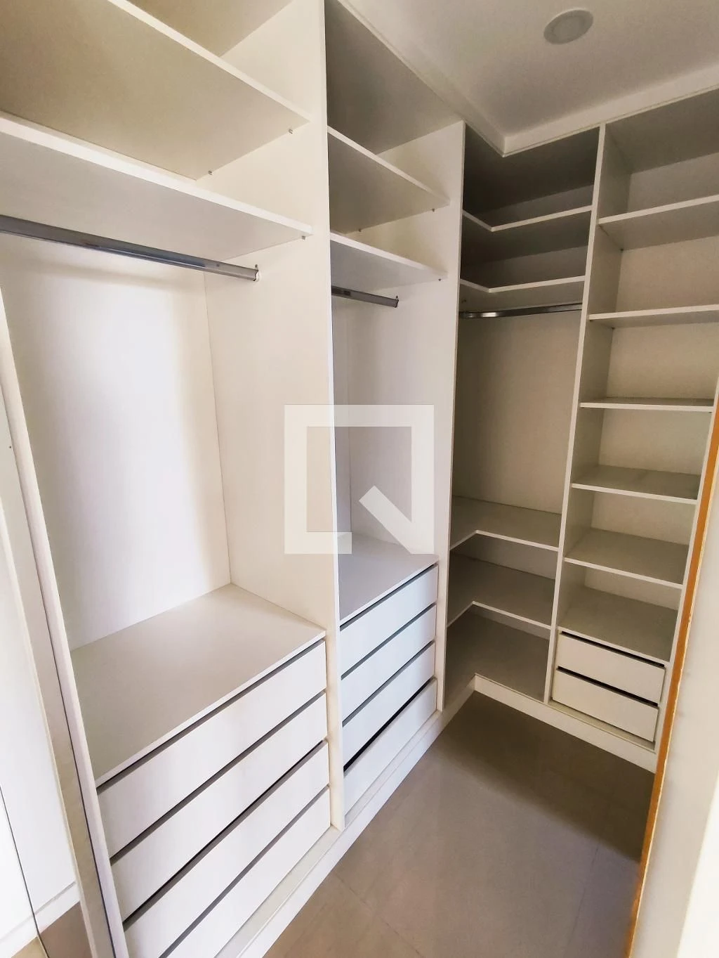 Apartamento mobiliado com 4 quartos e 2 suítes — photo 15