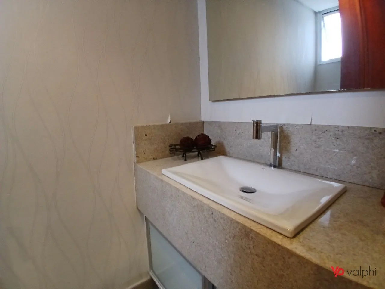 4-bedroom apartment with a walk-in closet in Curitiba — photo 24
