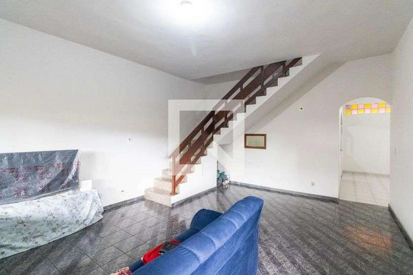 Rental house with 220 m² and 3 bedrooms