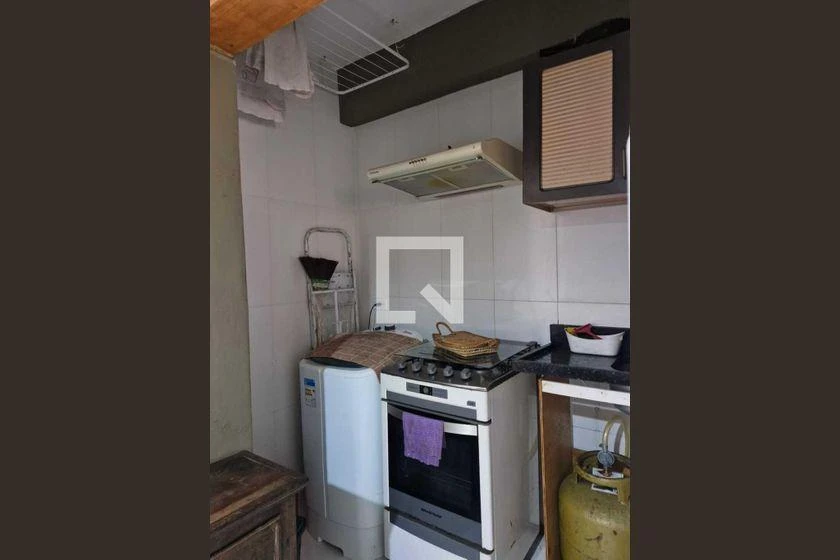 Furnished 1-bedroom apartment with a gas kitchen