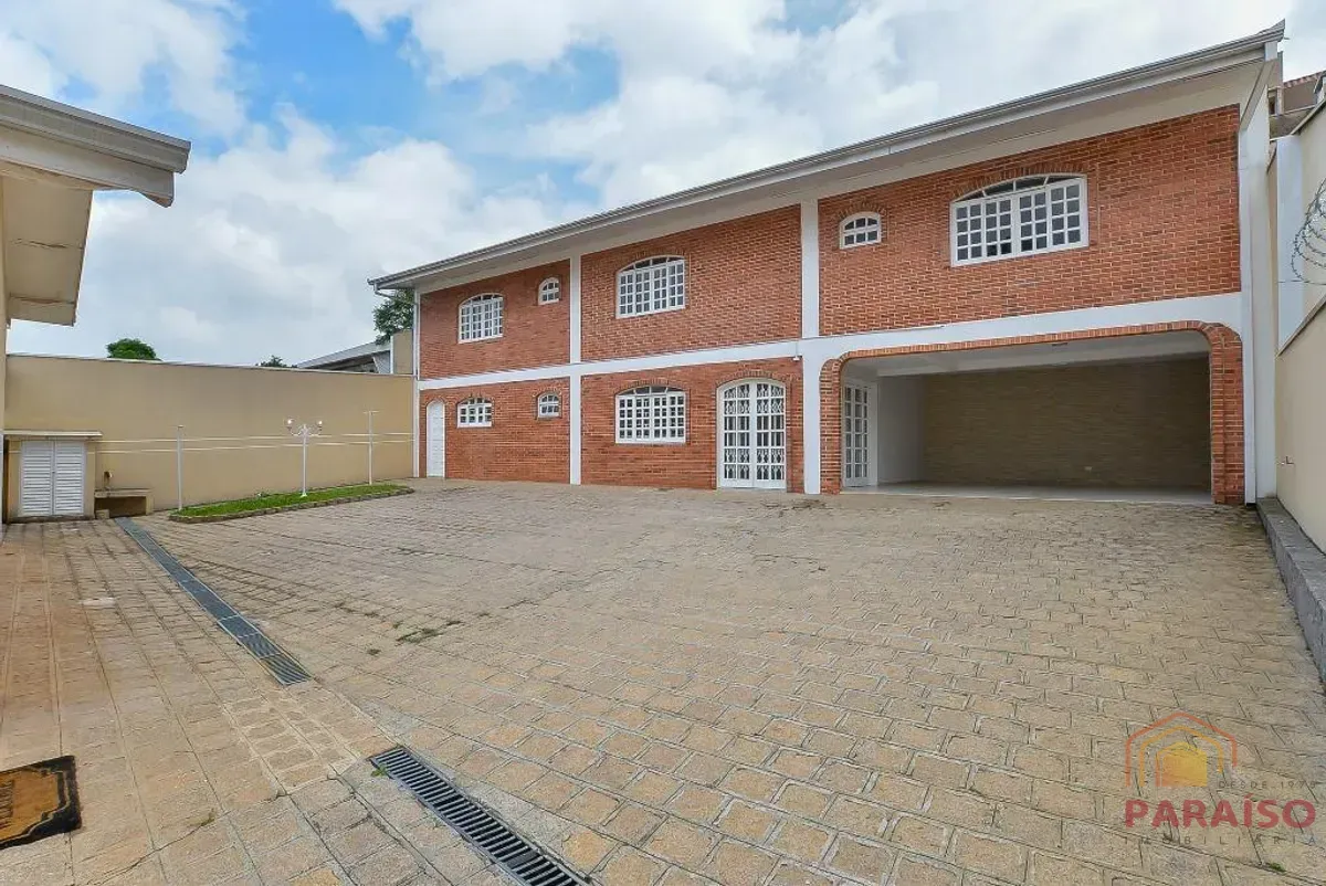 689 m² house with 5 bedrooms and 7 bathrooms — photo 30