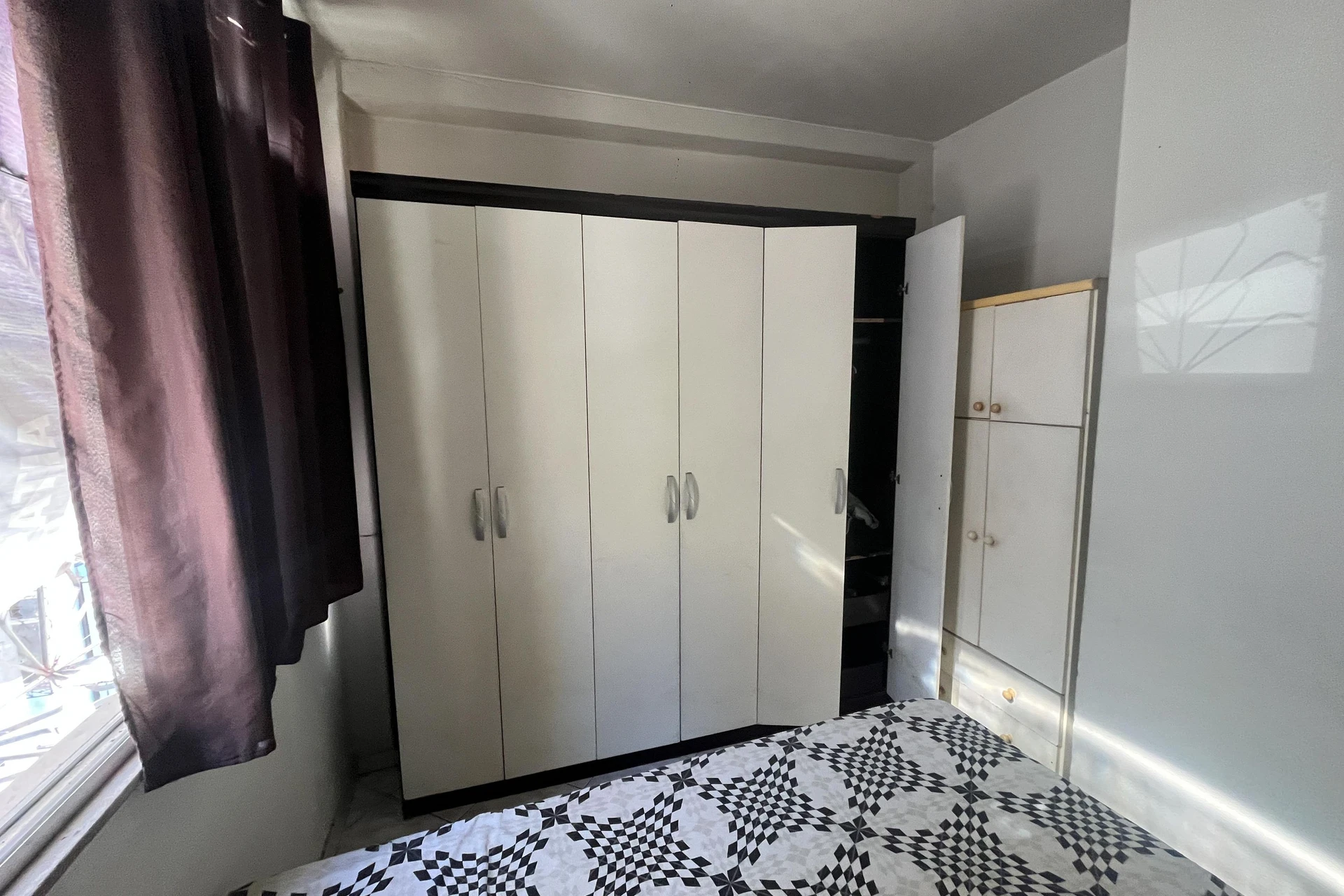 Apartamento amueblado de 2 dormitorios con 1 baño y 1 plaza — photo 5