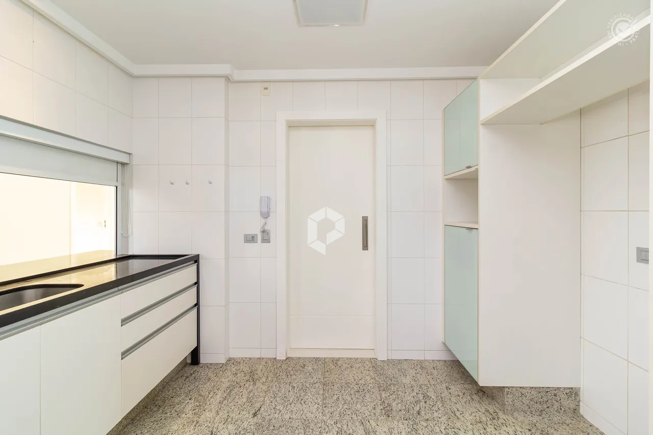 Apartamento com 3 quartos, 5 banheiros e varanda — photo 6