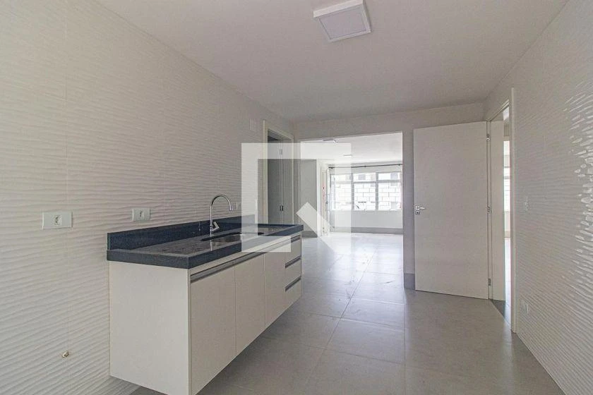 Unfurnished apartment with a private garden and 3 bedrooms — photo 27