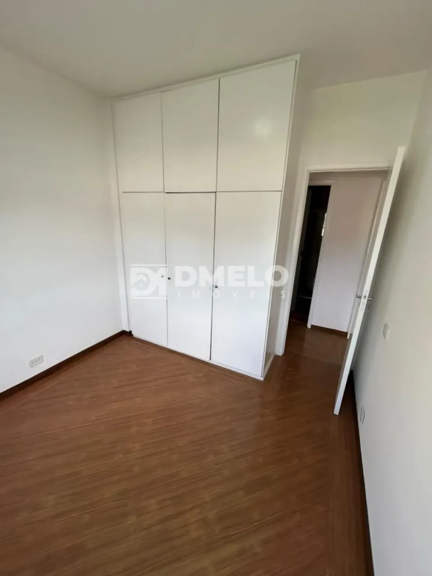Apartment, 83 m², with wood or laminate floors — photo 14