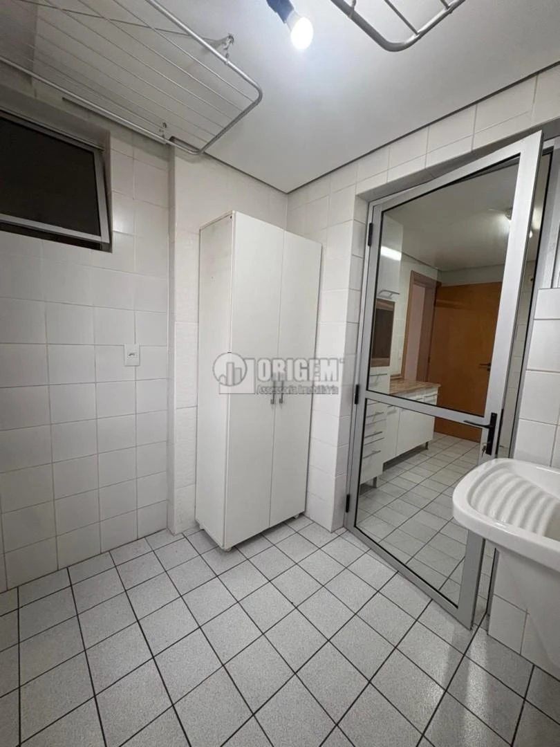 97 m² apartment with balcony and 3 bedrooms — photo 3
