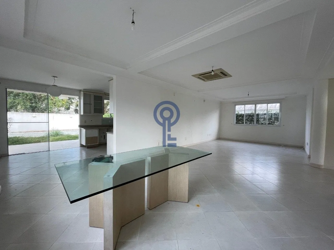 286 m² house with gas kitchen and 3 en-suite bedrooms — photo 8