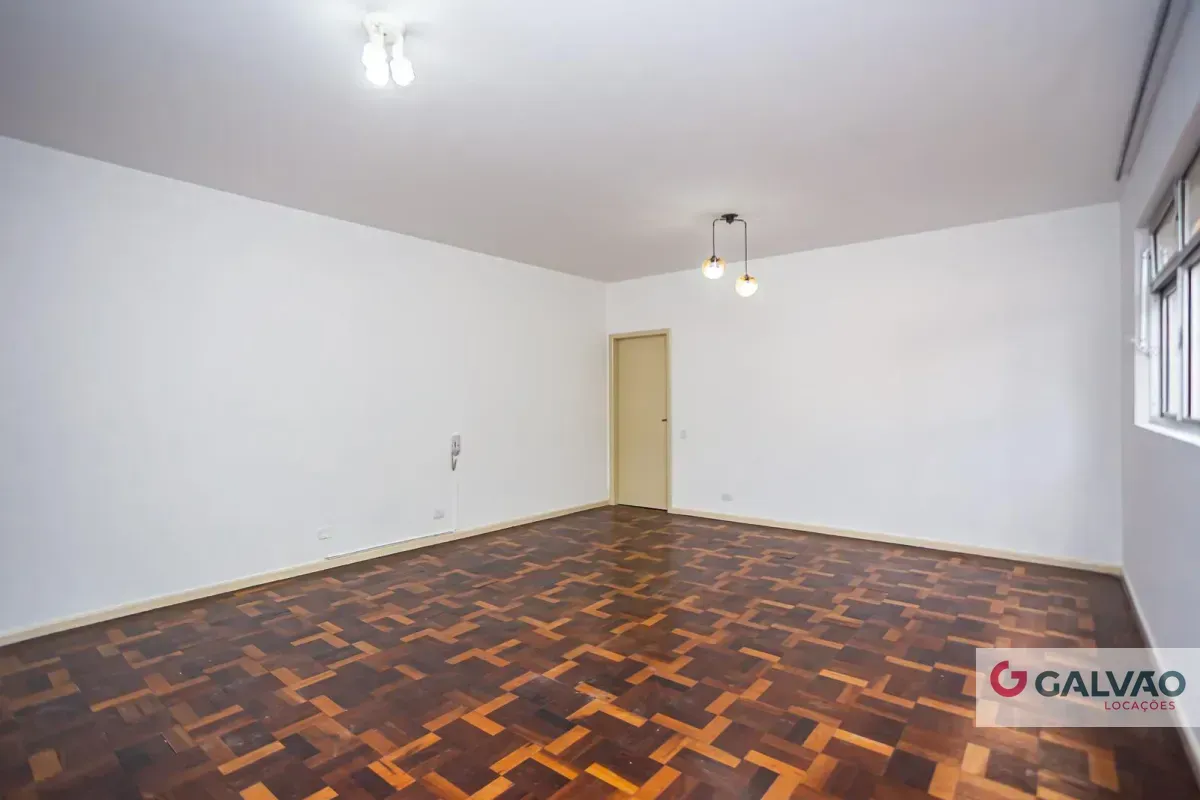 Unfurnished 3-bedroom apartment with 1 bathroom and no parking — photo 3