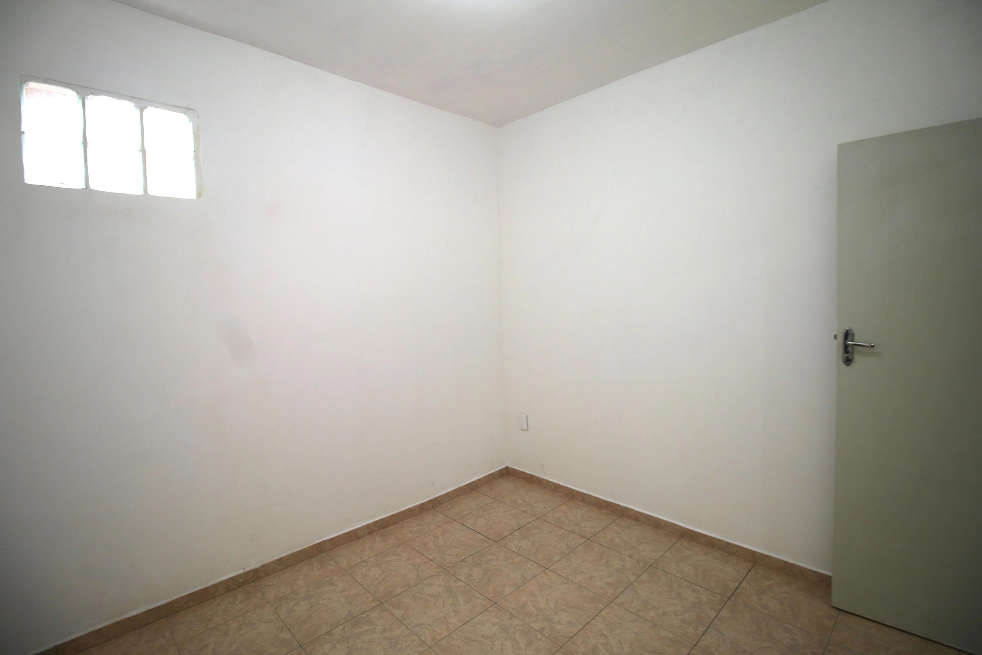 Casa sem mobília com 2 quartos e quintal privativo — photo 34