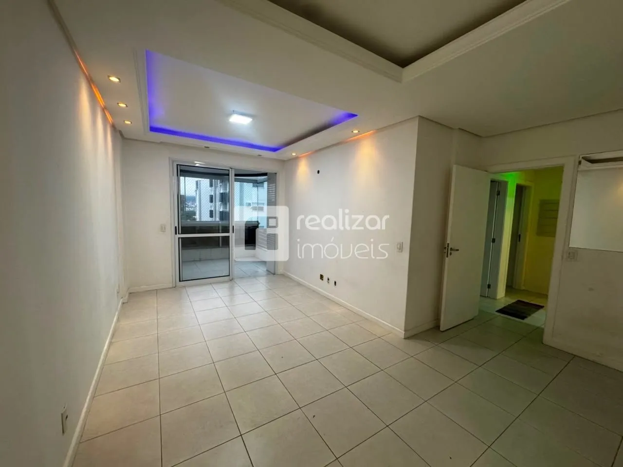 3-bedroom apartment with a built-in balcony grill — photo 3