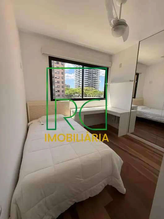 4-bedroom apartment with a balcony and 144 m² — photo 3