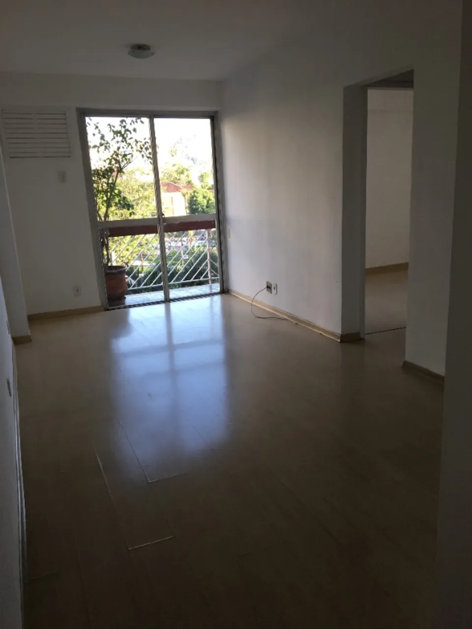 Apartment, 70 m², with wood or laminate floors — photo 2