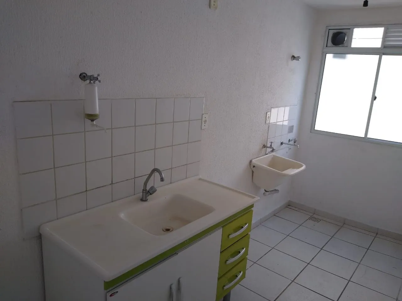 Apartamento com 2 quartos e 1 banheiro, cozinha separada — photo 2