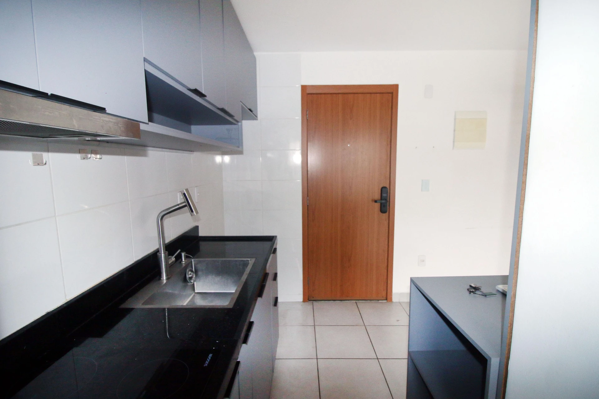 2-bedroom apartment with a mountain view — photo 36