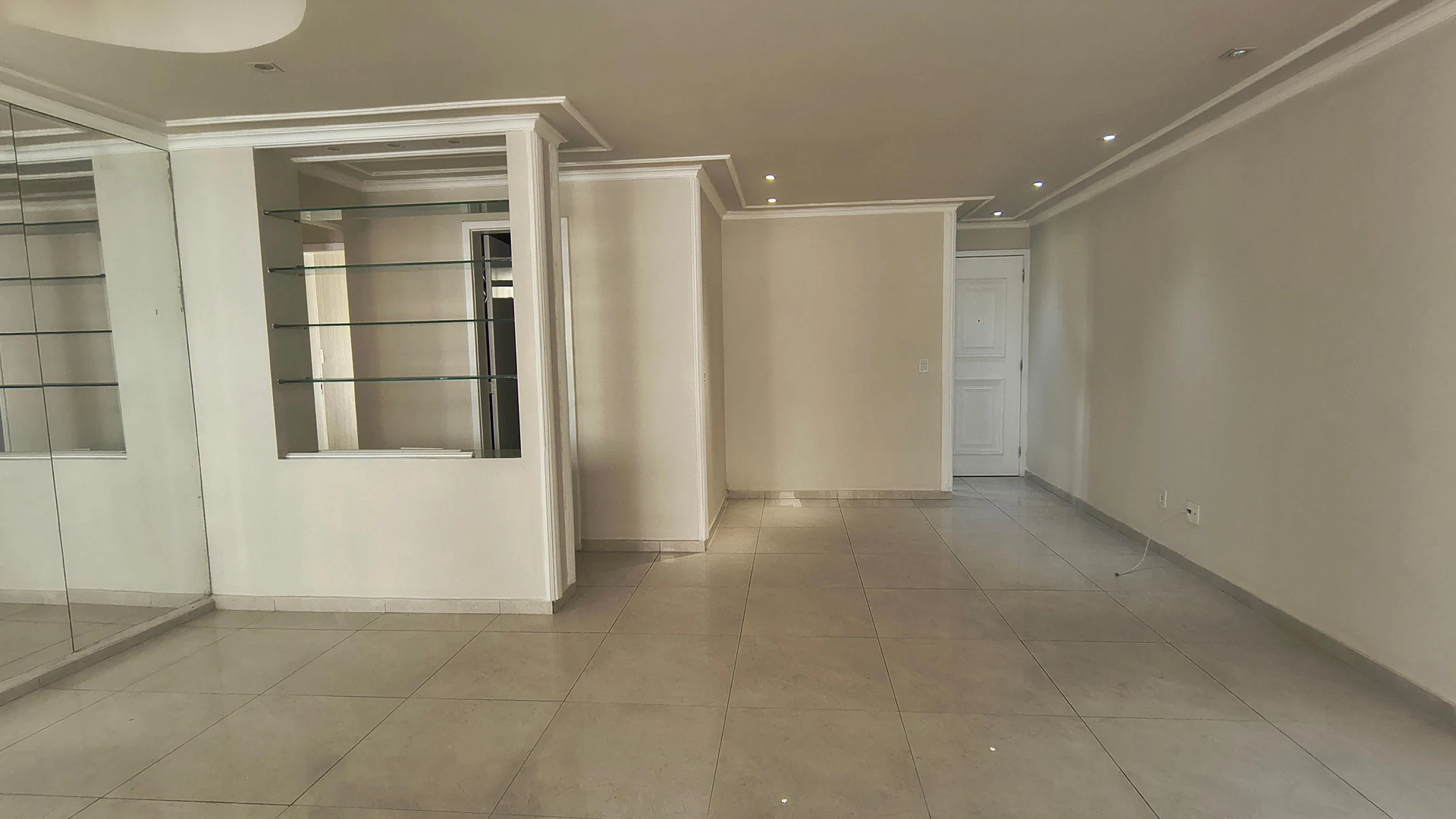 Apartment with 3 en-suite bedrooms and 5 baths, 2 parking — photo 15