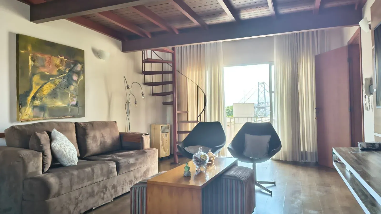 2-bedroom house with a water view in Florianópolis — photo 25