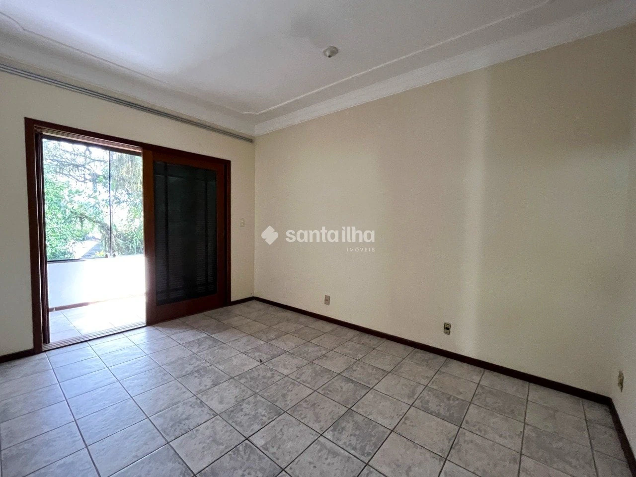 200 m² house with a private BBQ and a grill on the balcony — photo 21