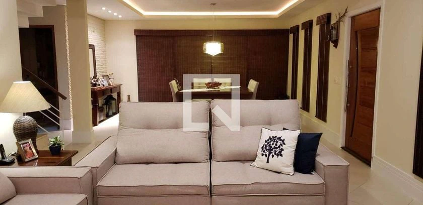 Furnished house, 350 m², with a private pool