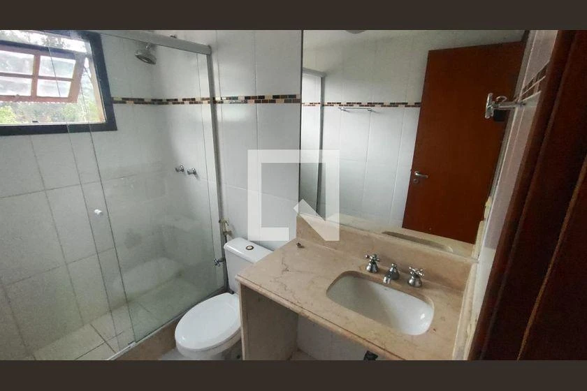 House with 3 bedrooms, 4 bathrooms and 360 m² — photo 38