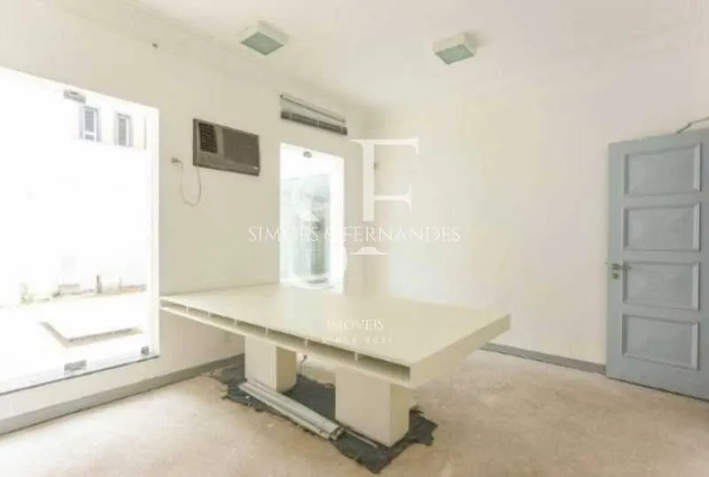 House with 5 bedrooms and 5 bathrooms plus balcony — photo 5