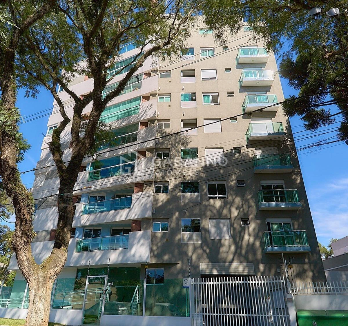 Furnished apartment, 69 m², with a glass-enclosed balcony — photo 9