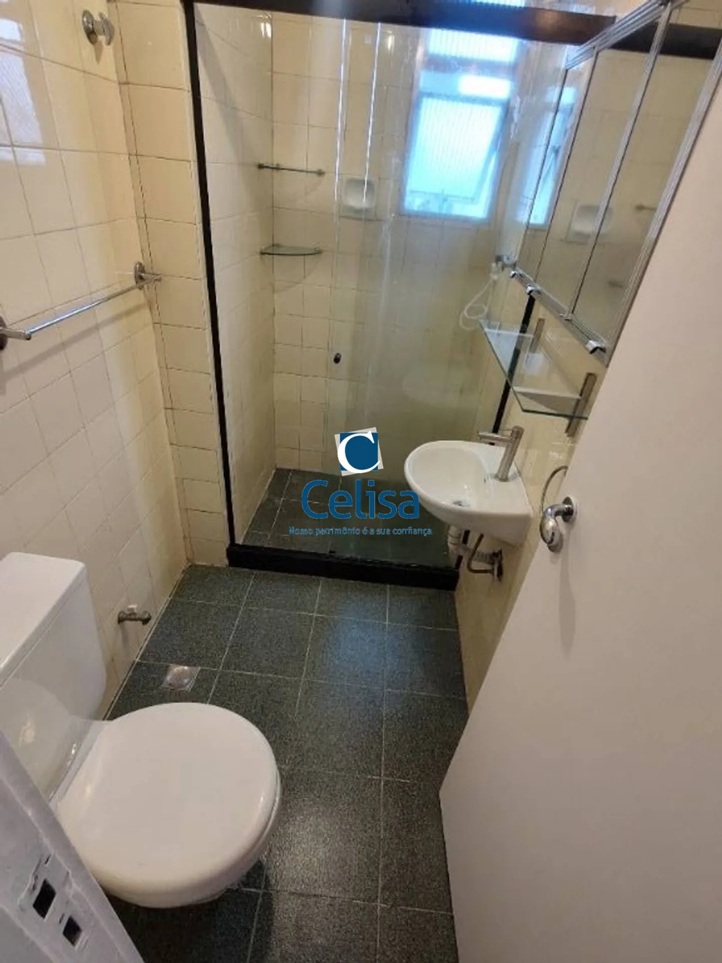 Apartment on the 14th floor with a mountain view — photo 44