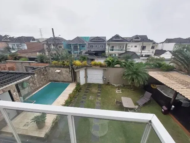 House, 220 m², with a private pool — photo 12