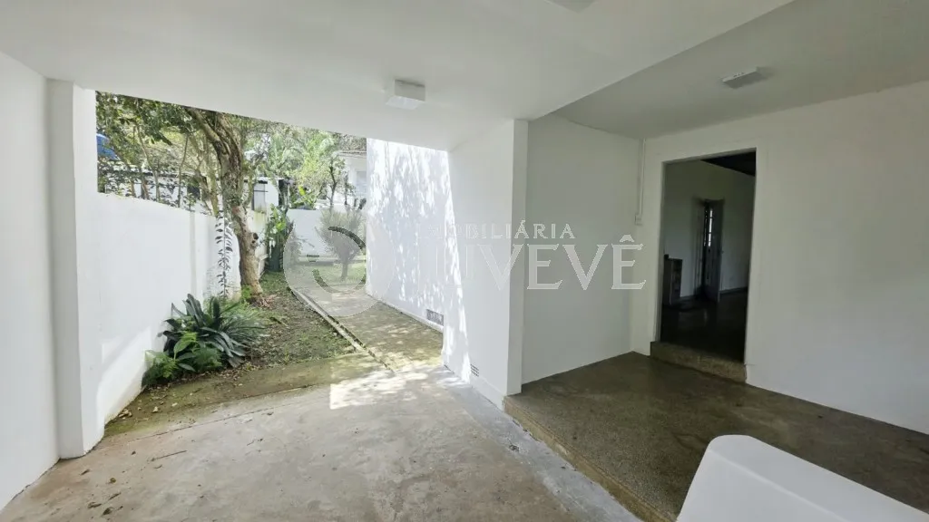 Unfurnished 125 m² house with 3 bedrooms — photo 31