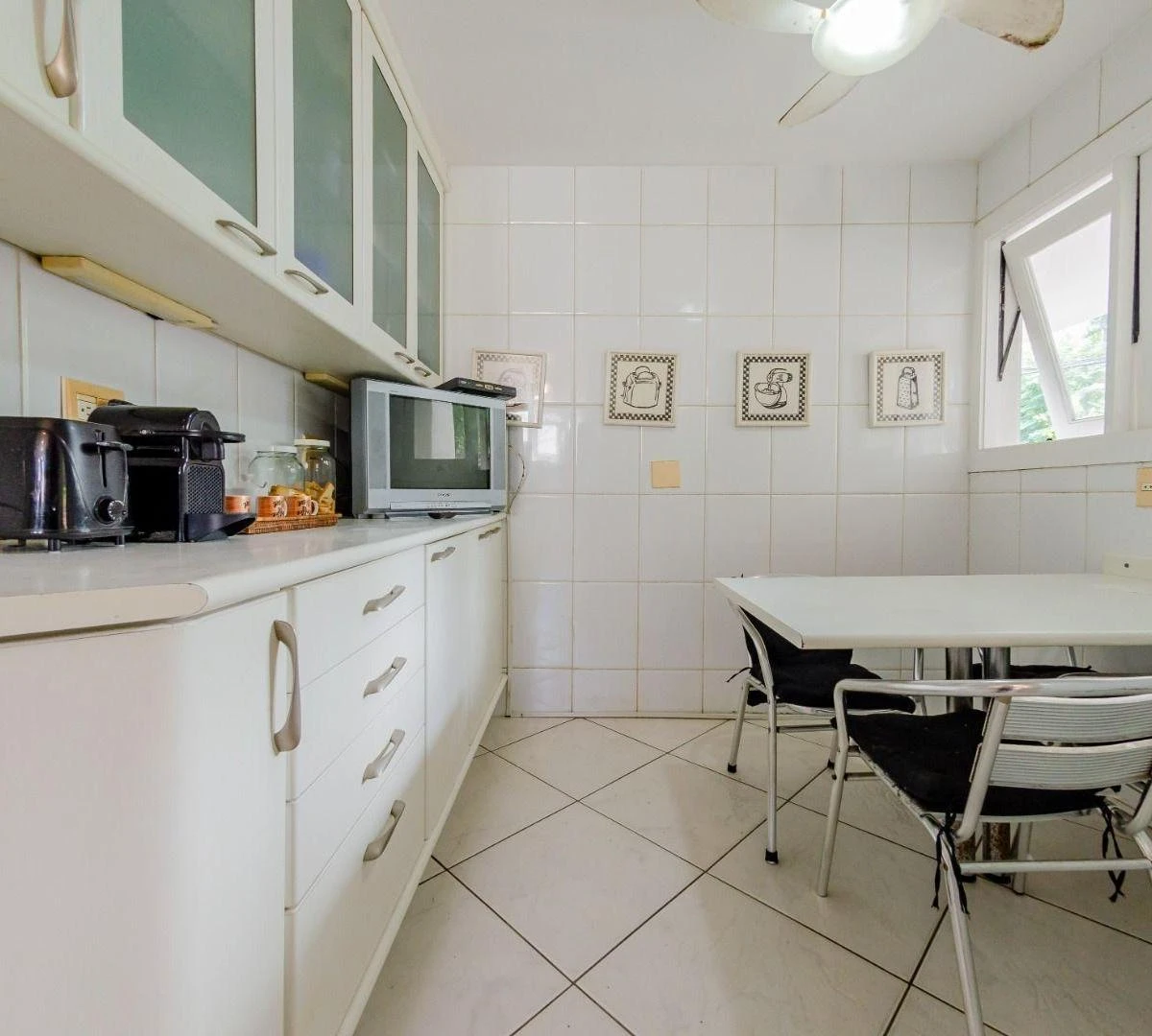 Furnished house with 6 bedrooms and 690 m² — photo 50