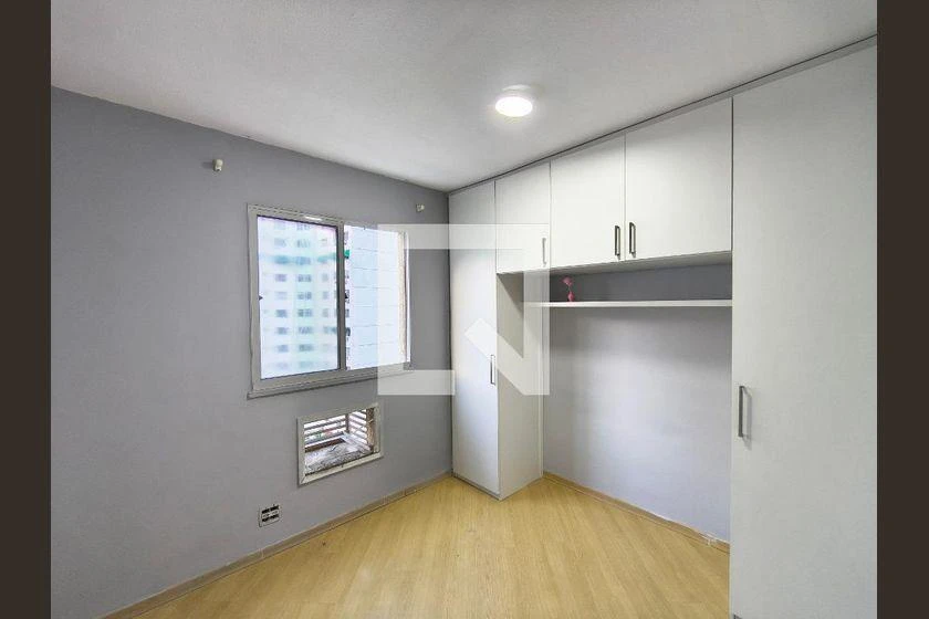 2-bedroom apartment with wood or laminate floors — photo 17