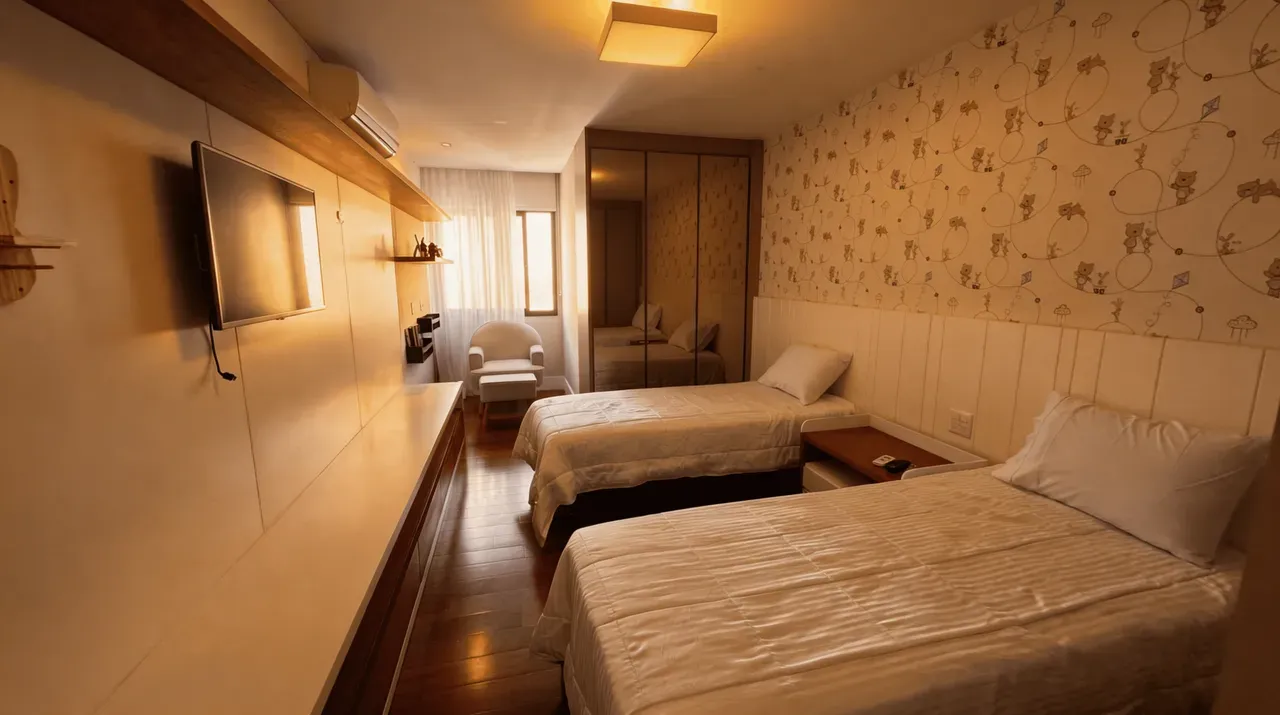 4-bedroom apartment with 5 bathrooms and open-plan kitchen — photo 32
