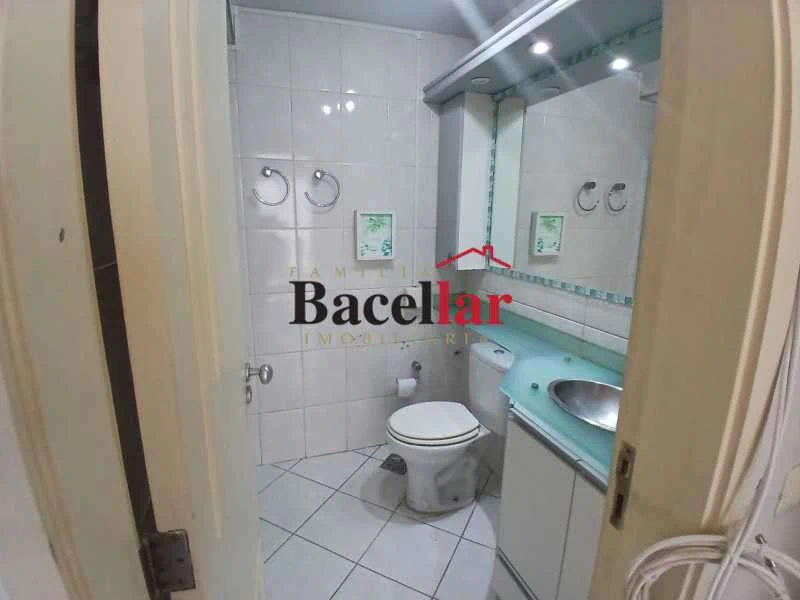 Top-floor apartment with 2 bedrooms and 2 baths, 122 m² — photo 19