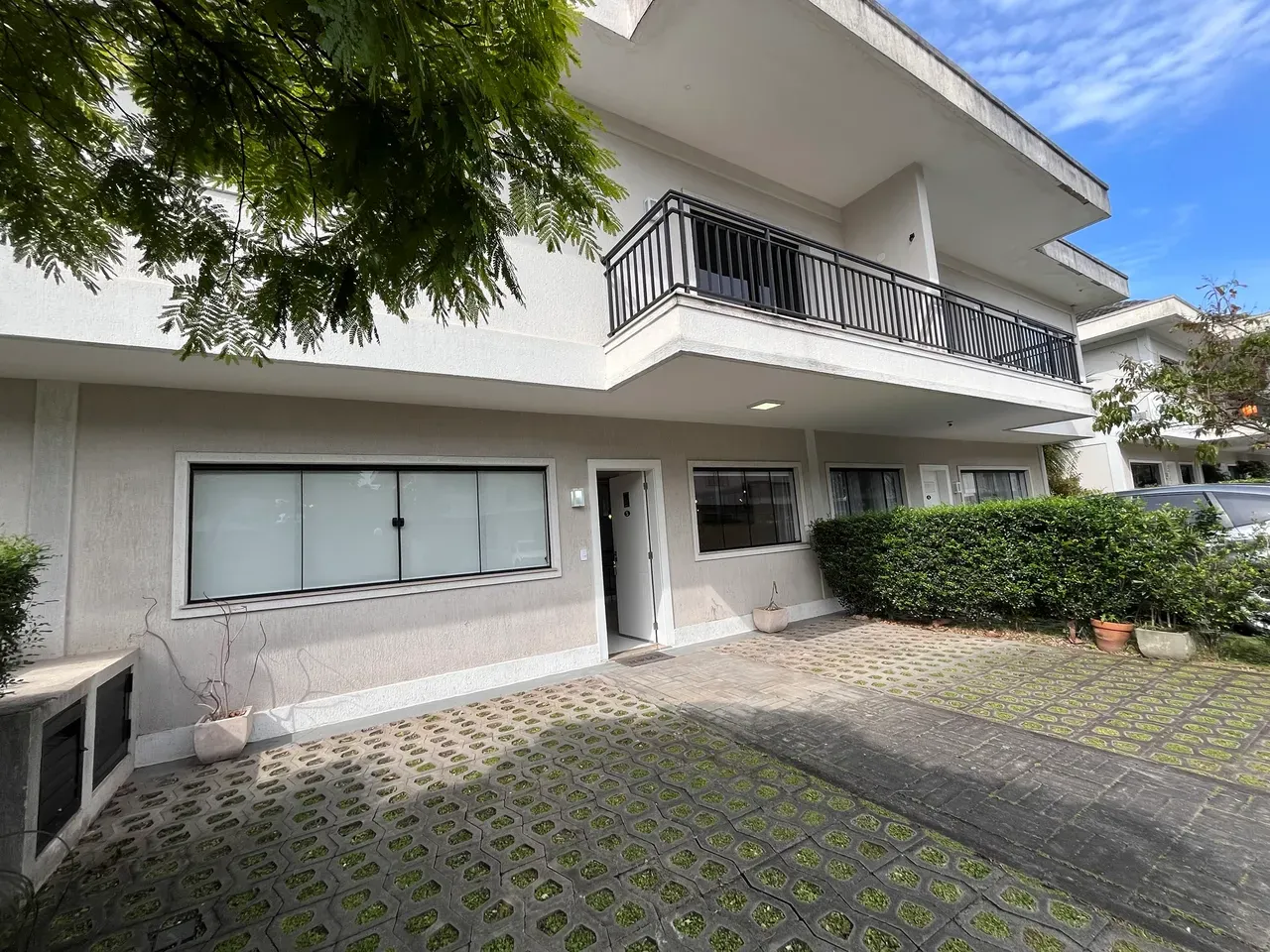 180 m² house with a walk-in closet and a mountain view — photo 7