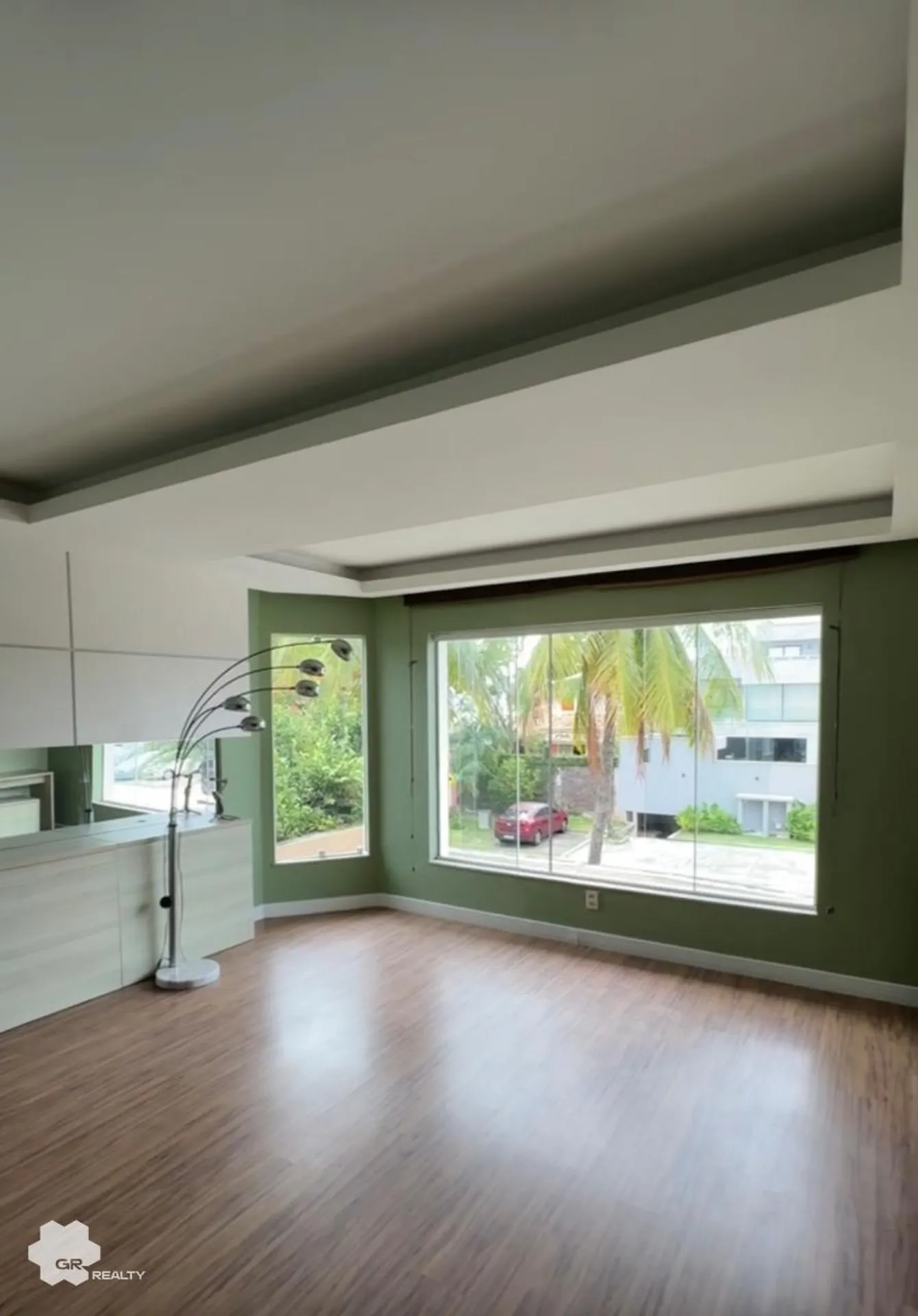 House with 6 en-suite bedrooms and 468 m² of space — photo 50