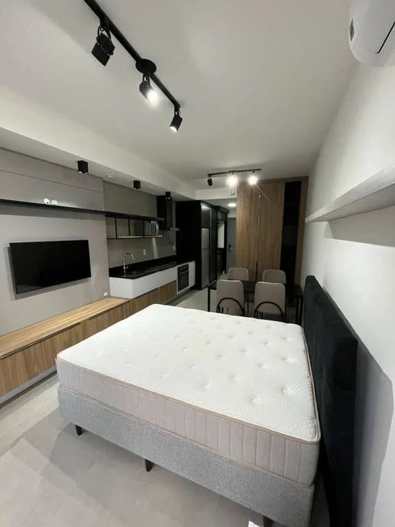 Floor-to-ceiling windows in a one-bedroom apartment, 32 m² — photo 3
