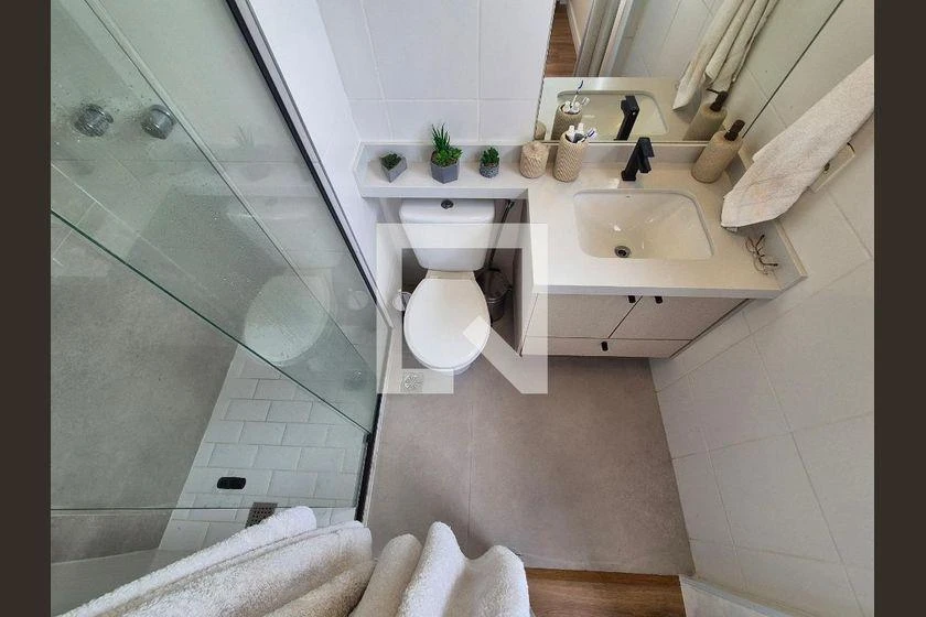 Glass-enclosed balcony in a 2-bedroom apartment, 82 m² — photo 27