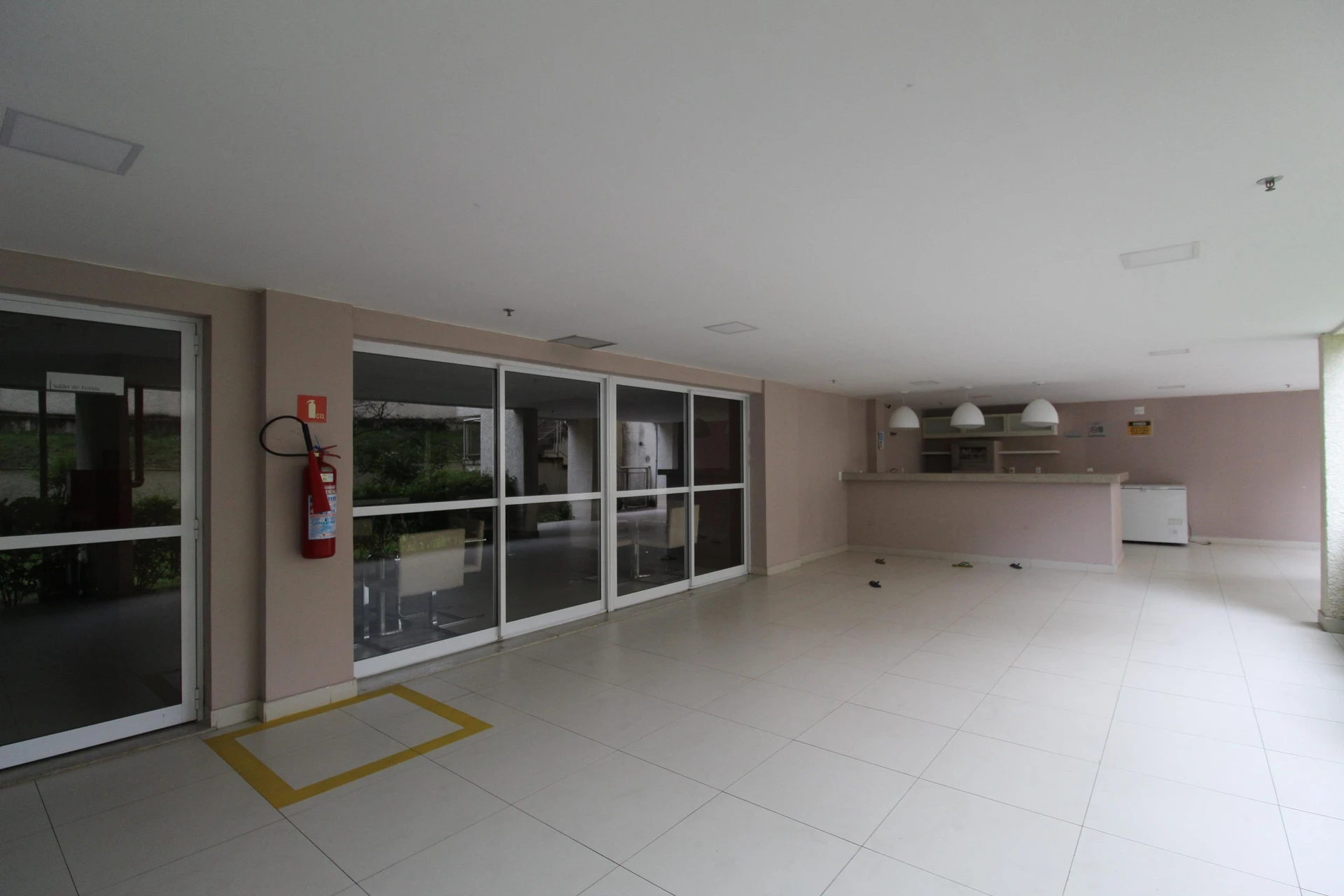 Furnished apartment, 72 m², with a glass-enclosed balcony — photo 44