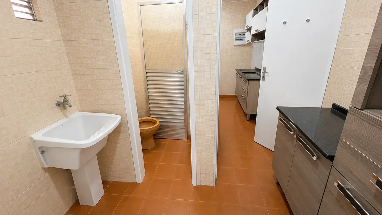 2-bedroom, 2-bath apartment with no parking space — photo 14