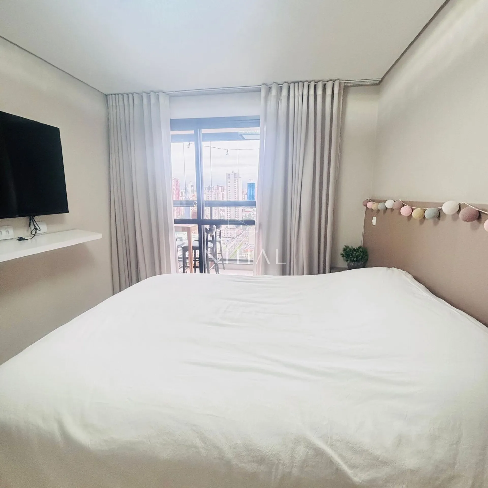 Furnished 1-bedroom apartment with 1 bathroom — photo 32