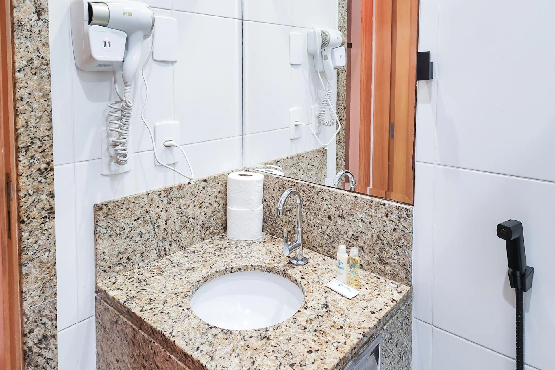 Estudio amueblado con 1 dormitorio y parrilla en la terraza — photo 27