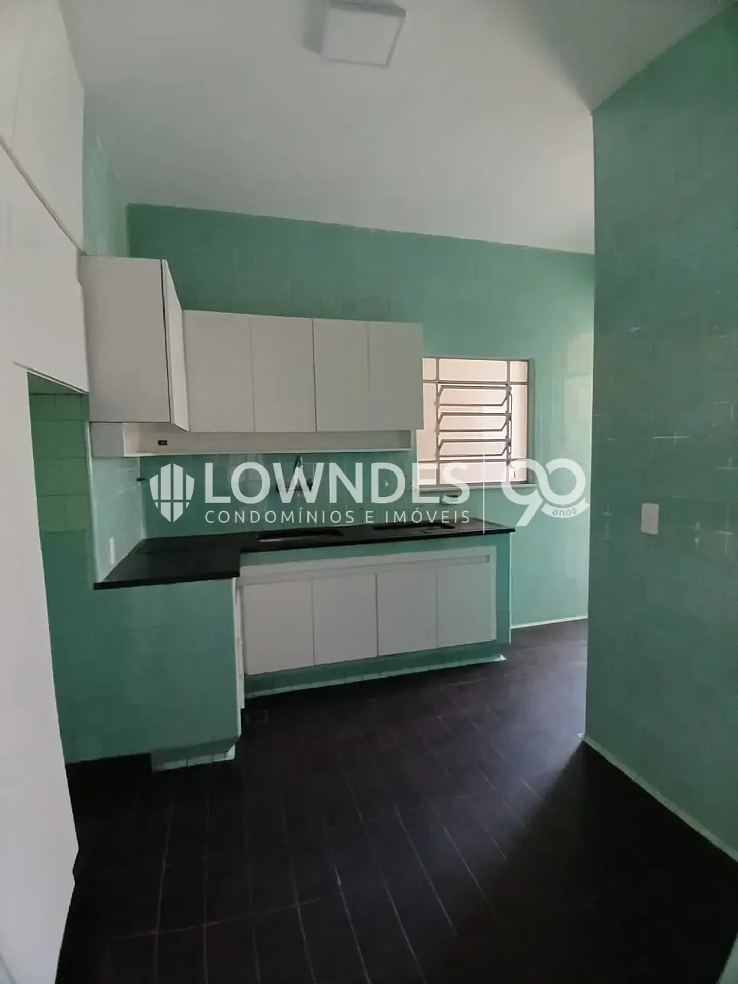 3-bedroom apartment with 1 bathroom and parking space — photo 43