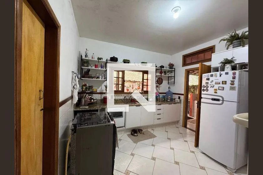 Будинок на 5 спалень з 4 ванними та приватним садом — photo 51