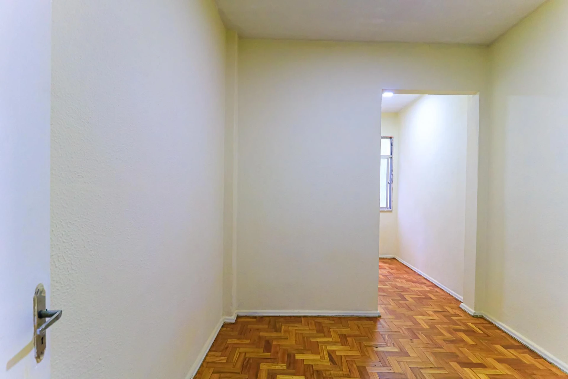 Apartamento de 2 dormitorios con cocina independiente — photo 25