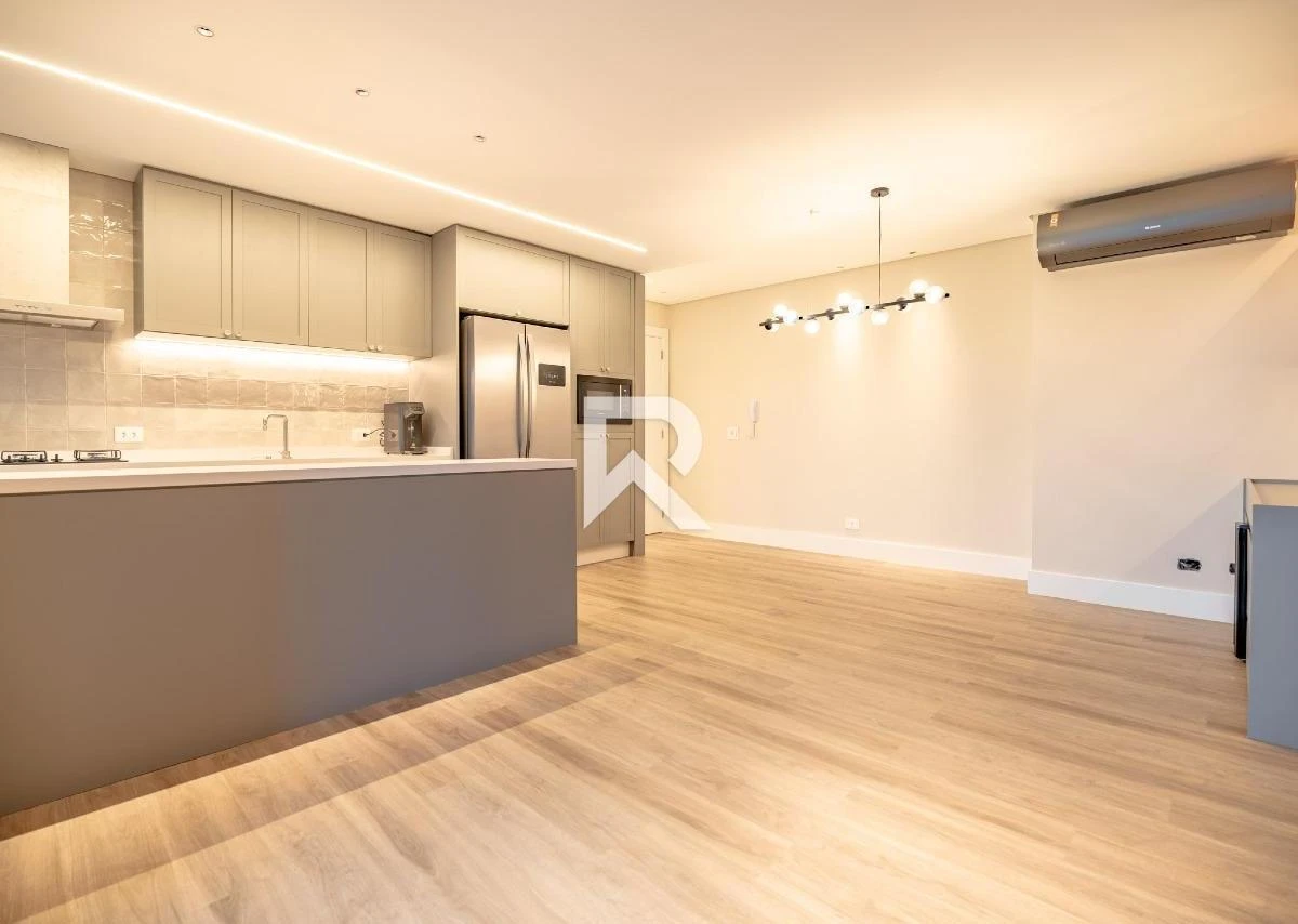 Furnished apartment, 87 m², with a glass-enclosed balcony — photo 7