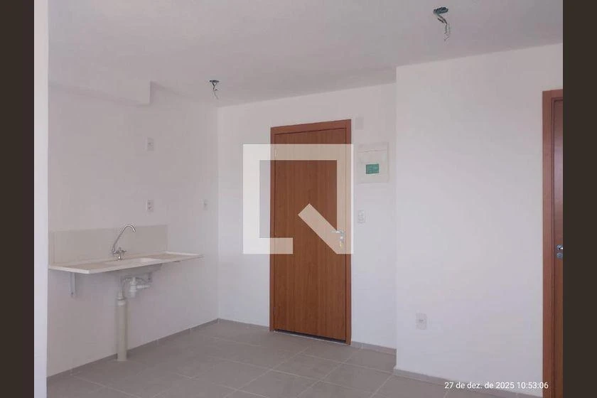 2-bedroom rental apartment with electric shower — photo 2