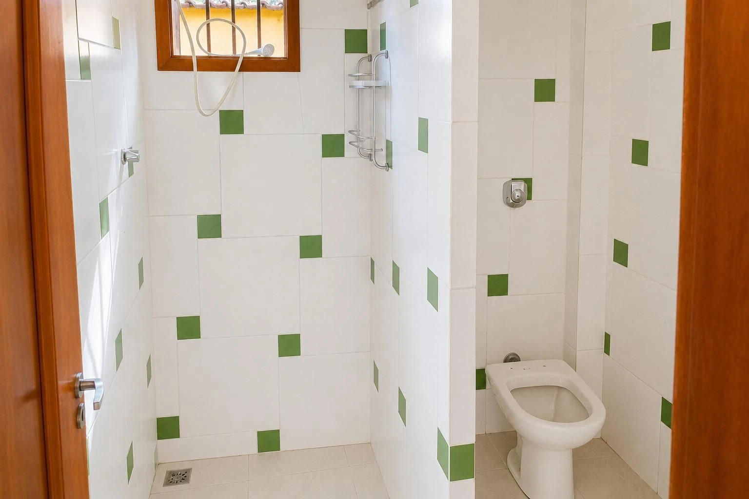 House with 4 bedrooms, 2 en-suites and 1 parking space — photo 10