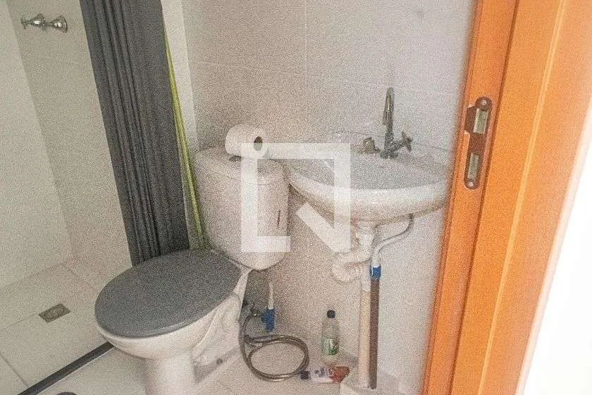 Apartamento de 2 dormitorios con cocina cerrada y cocina a gas — photo 24
