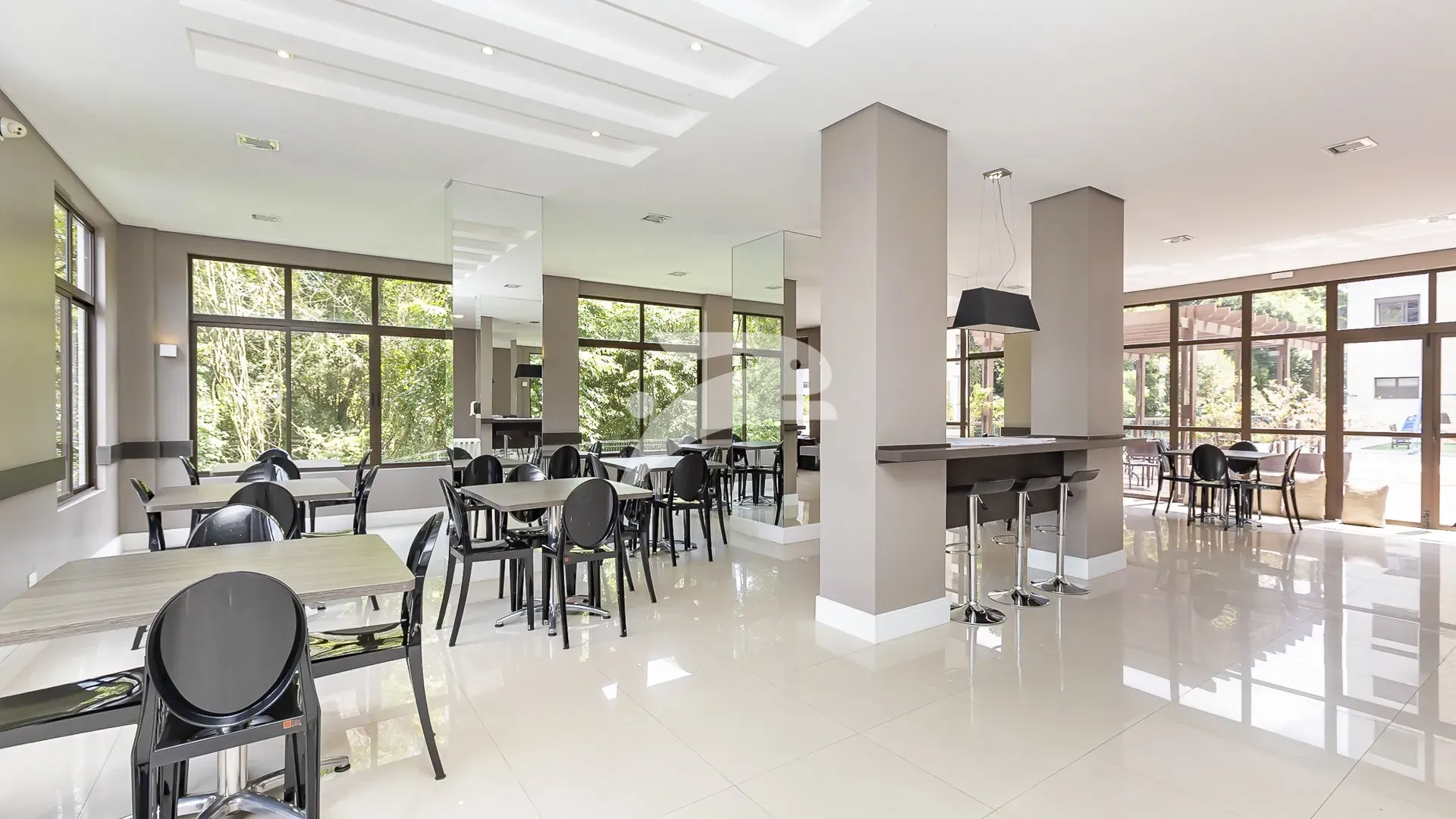 Top-floor apartment with 2 bedrooms and private terrace — photo 32